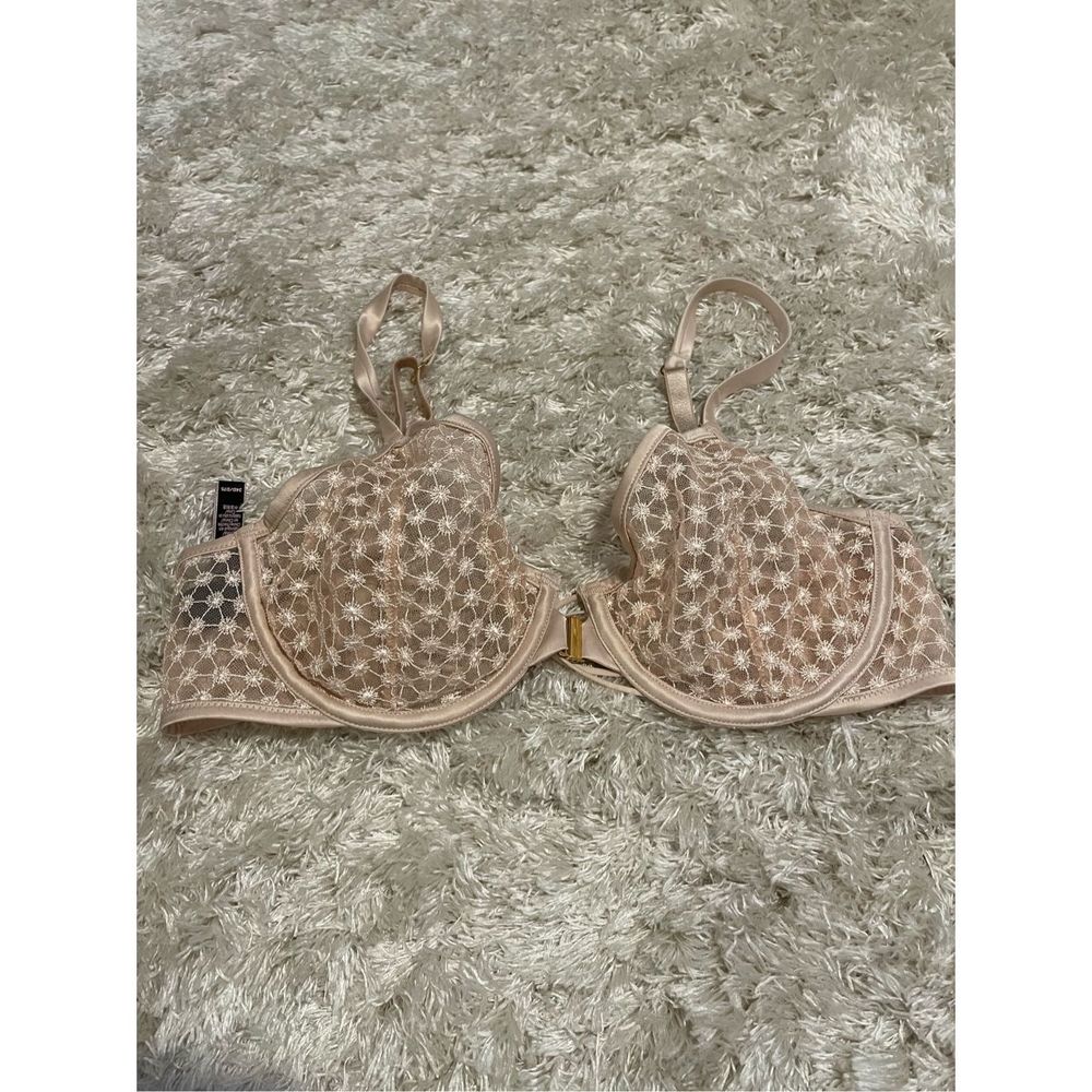 Victoria secret unlined Demi lace bra size 34D